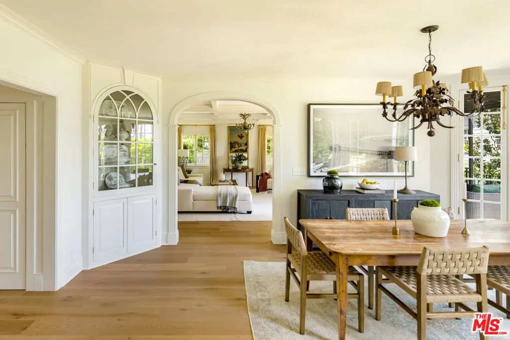 Los Angeles, California 90049, United States, 7 Bedrooms Bedrooms, ,7 BathroomsBathrooms,Residential,Active,176660