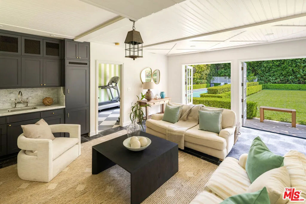 Los Angeles, California 90049, United States, 7 Bedrooms Bedrooms, ,7 BathroomsBathrooms,Residential,Active,176660