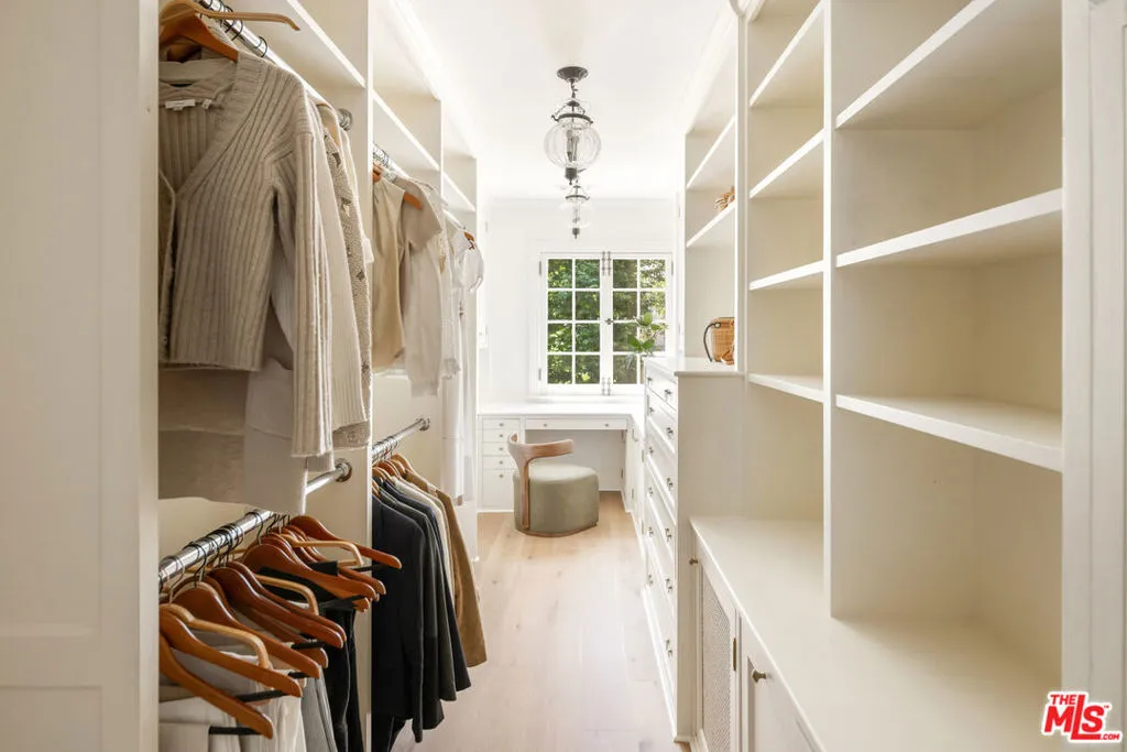 Los Angeles, California 90049, United States, 7 Bedrooms Bedrooms, ,7 BathroomsBathrooms,Residential,Active,176660