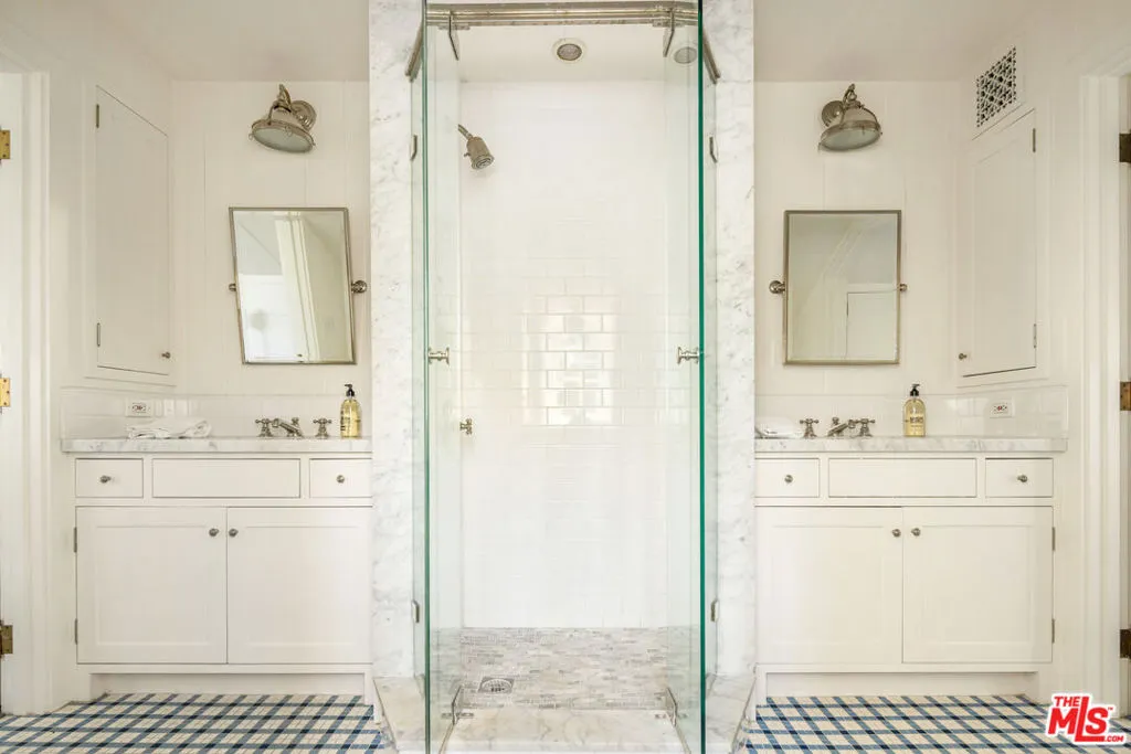 Los Angeles, California 90049, United States, 7 Bedrooms Bedrooms, ,7 BathroomsBathrooms,Residential,Active,176660