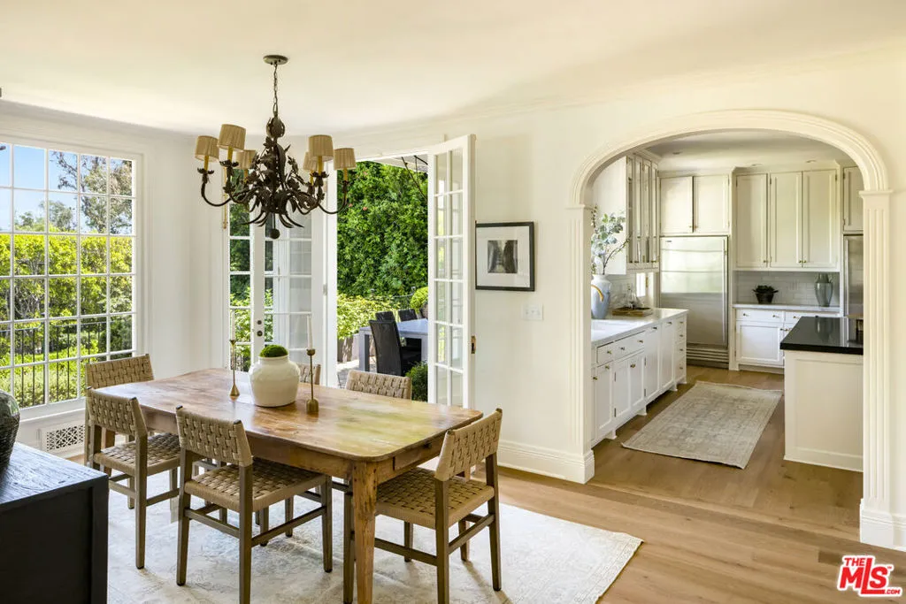 Los Angeles, California 90049, United States, 7 Bedrooms Bedrooms, ,7 BathroomsBathrooms,Residential,Active,176660