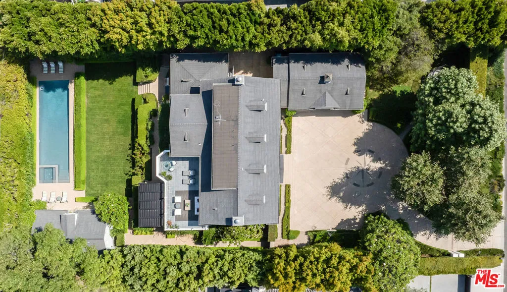 Los Angeles, California 90049, United States, 7 Bedrooms Bedrooms, ,7 BathroomsBathrooms,Residential,Active,176660