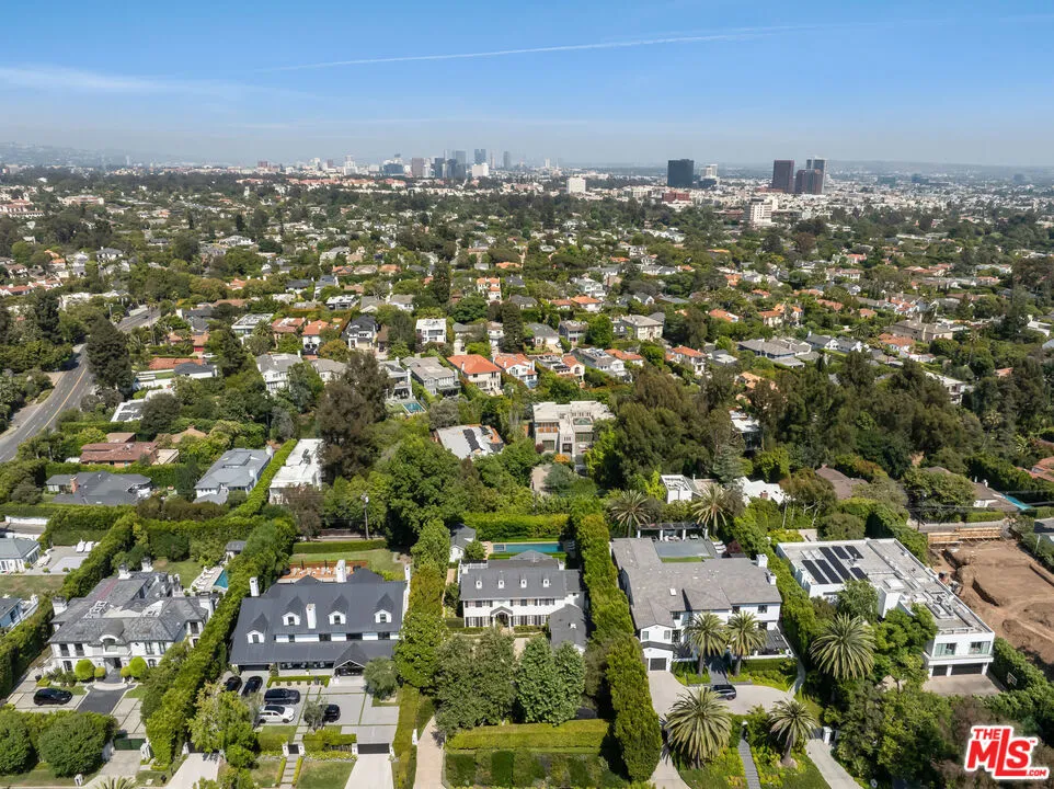 Los Angeles, California 90049, United States, 7 Bedrooms Bedrooms, ,7 BathroomsBathrooms,Residential,Active,176660