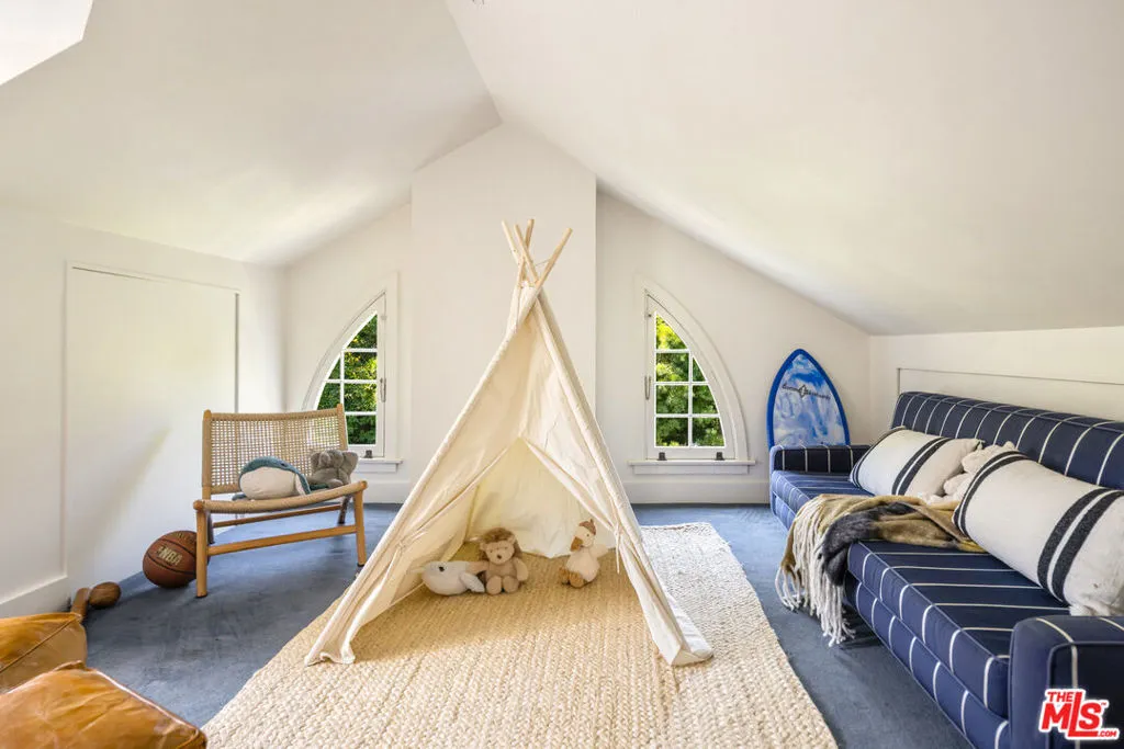 Los Angeles, California 90049, United States, 7 Bedrooms Bedrooms, ,7 BathroomsBathrooms,Residential,Active,176660