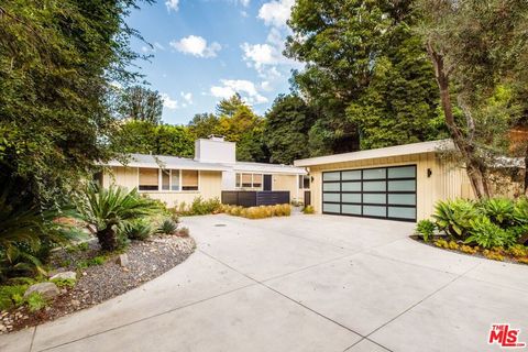 3376 Mandeville Canyon Road Los Angeles CA 90049
