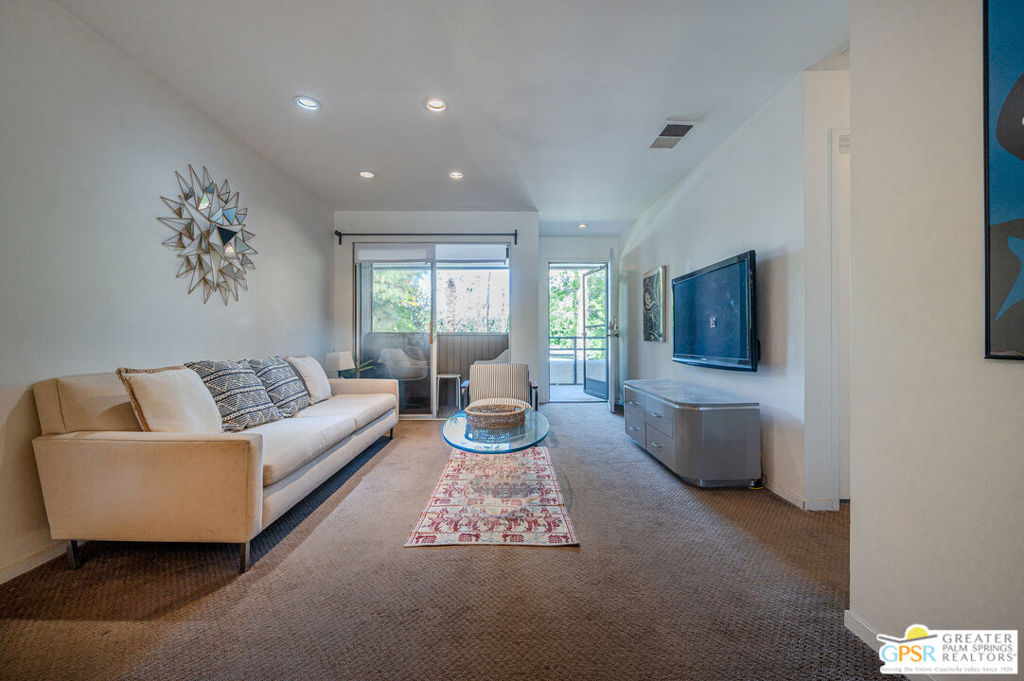 550 N Villa Court 205