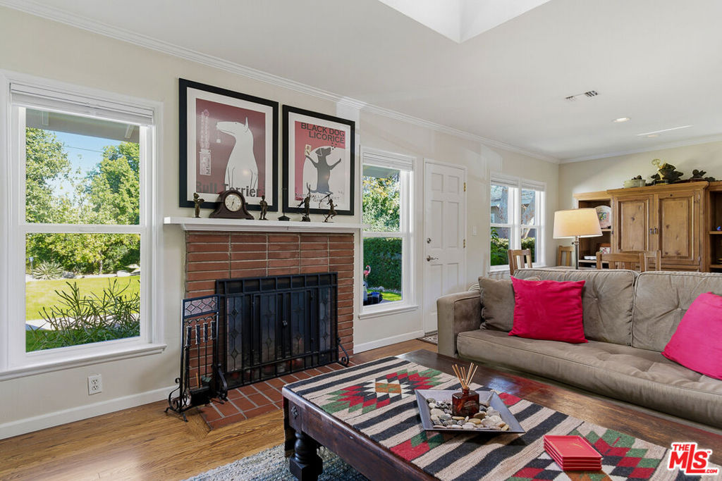 12727 La Maida Street