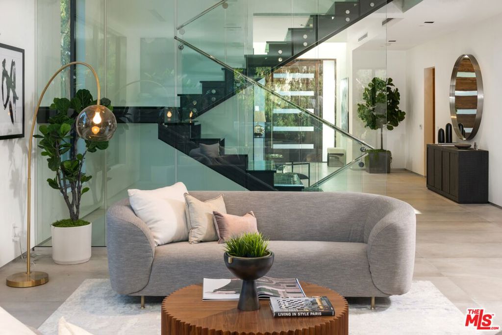 118 S CANYON VIEW Drive