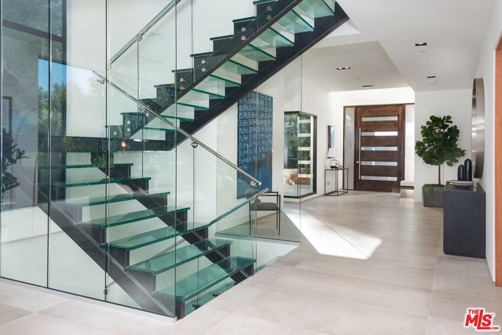 118 S CANYON VIEW Drive
