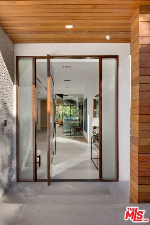 118 S CANYON VIEW Drive