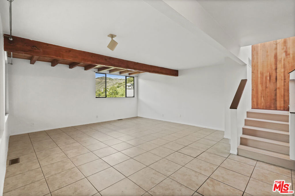 2909 Searidge Street