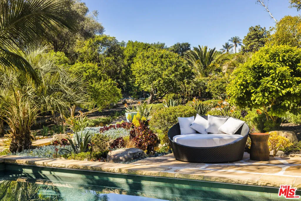 Santa Barbara, California 93108, United States, 5 Bedrooms Bedrooms, ,5 BathroomsBathrooms,Residential,Active,164967