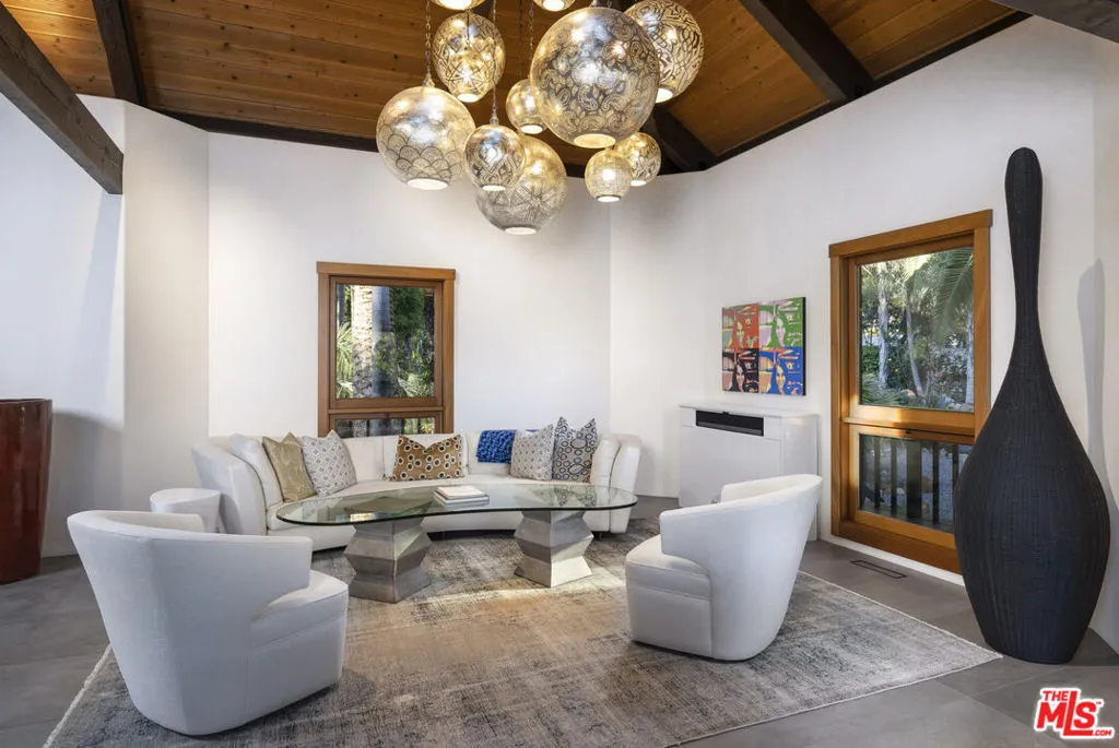 Santa Barbara, California 93108, United States, 5 Bedrooms Bedrooms, ,5 BathroomsBathrooms,Residential,Active,164967