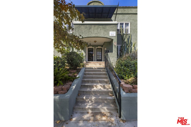 1143 N Commonwealth Avenue