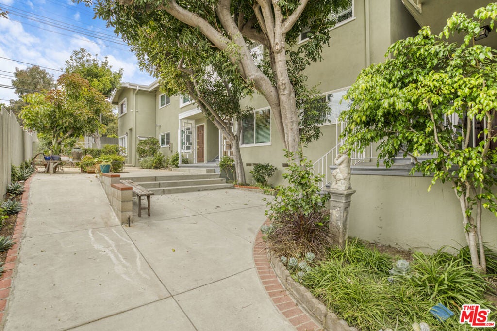 16144 W Sunset Boulevard 4A