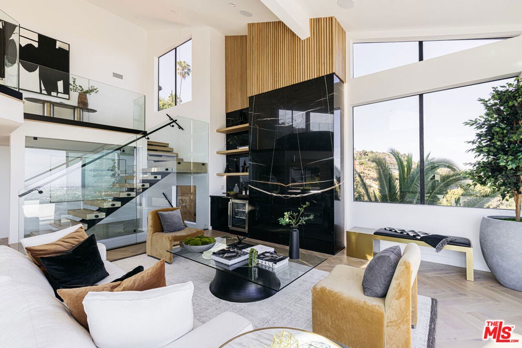 7866 Fareholm Drive