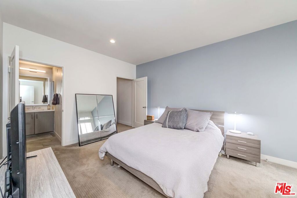 436 S Virgil Avenue PH 1