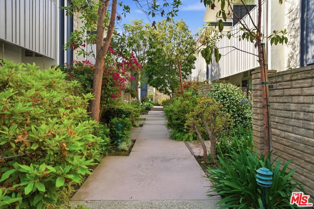 4735 La Villa Marina D