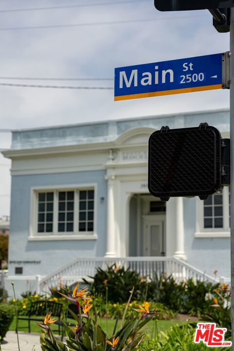 2110 Main
