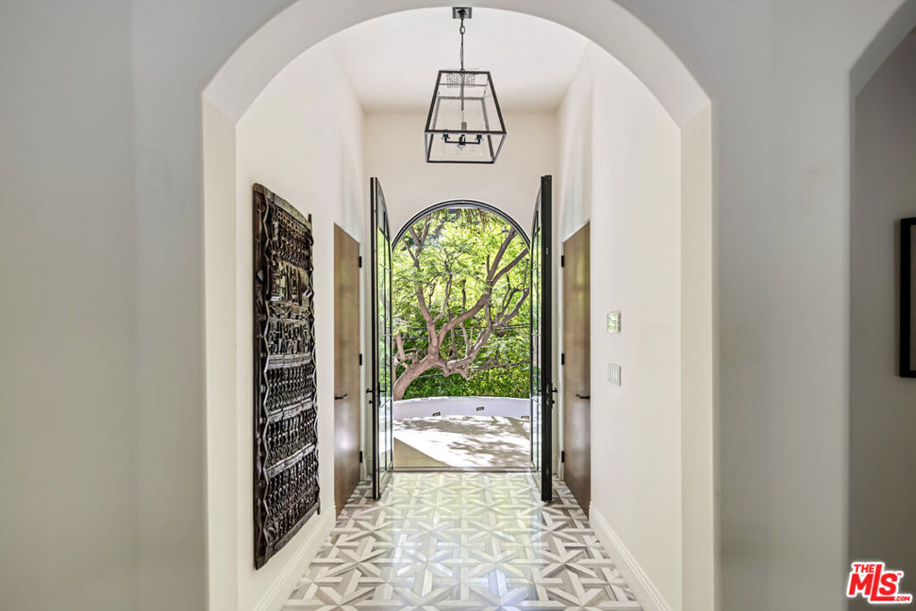 7651 Willow Glen Road
