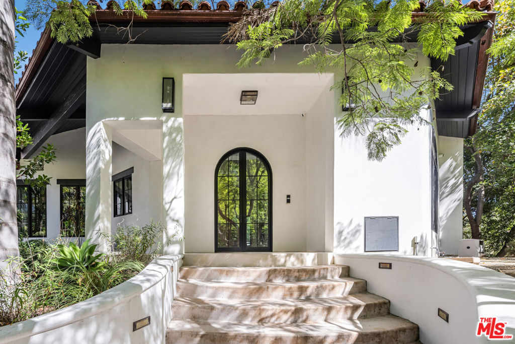 7651 Willow Glen Road