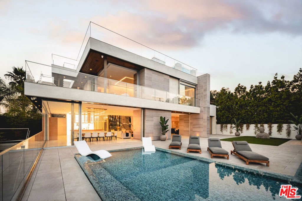 Properties 2 1460 Laurel Way