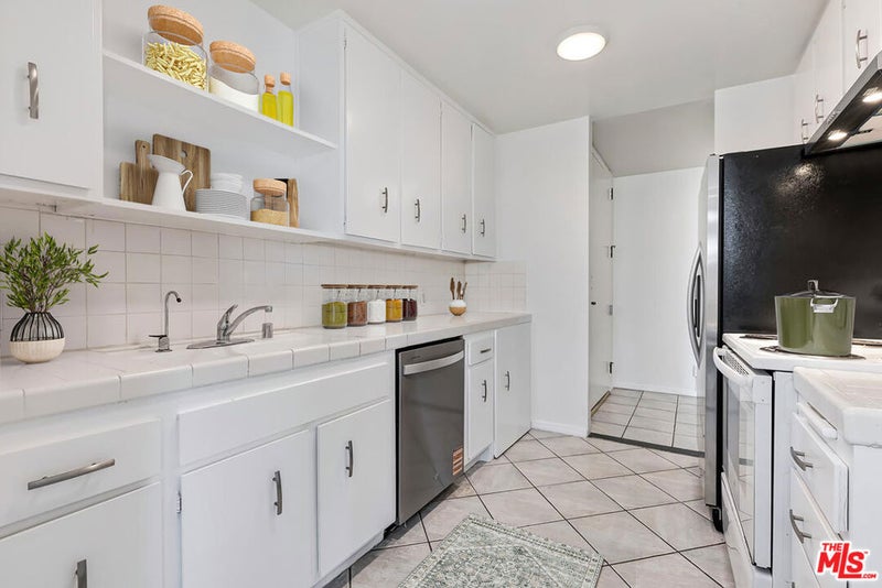100 S Doheny Drive 313