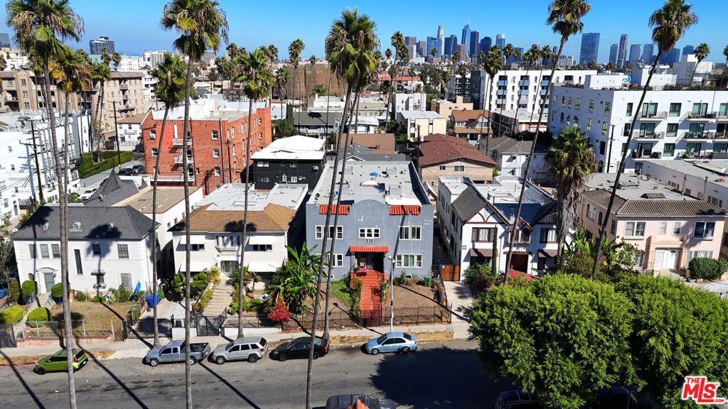 910 S Mariposa Avenue