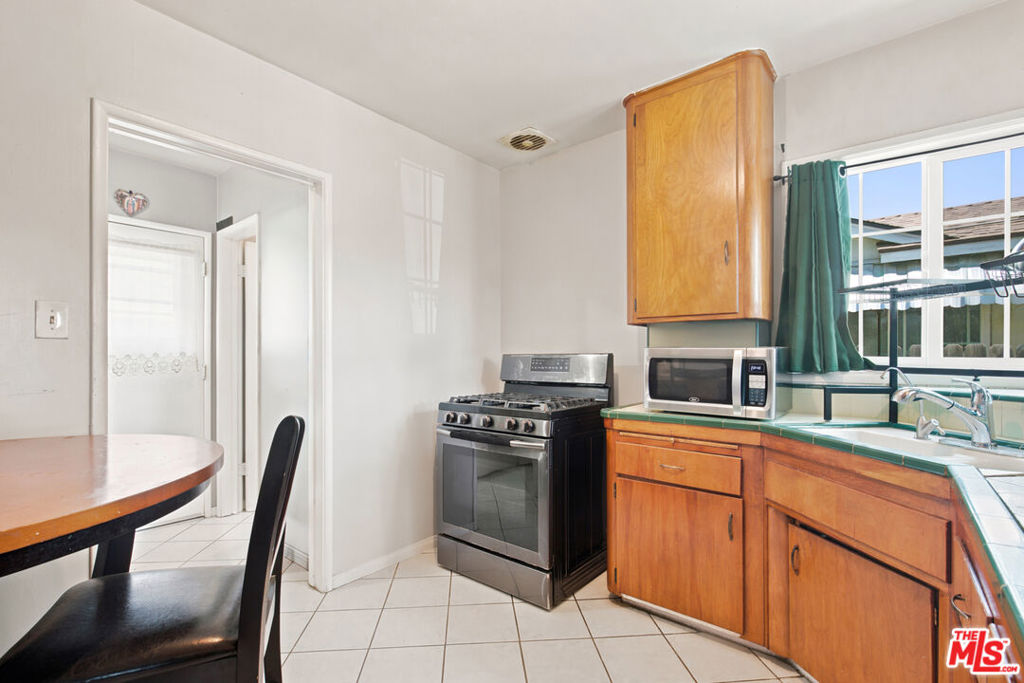 1288 Oakhurst Drive