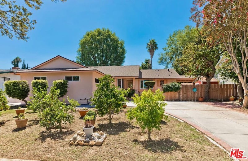 22716 Kittridge Street