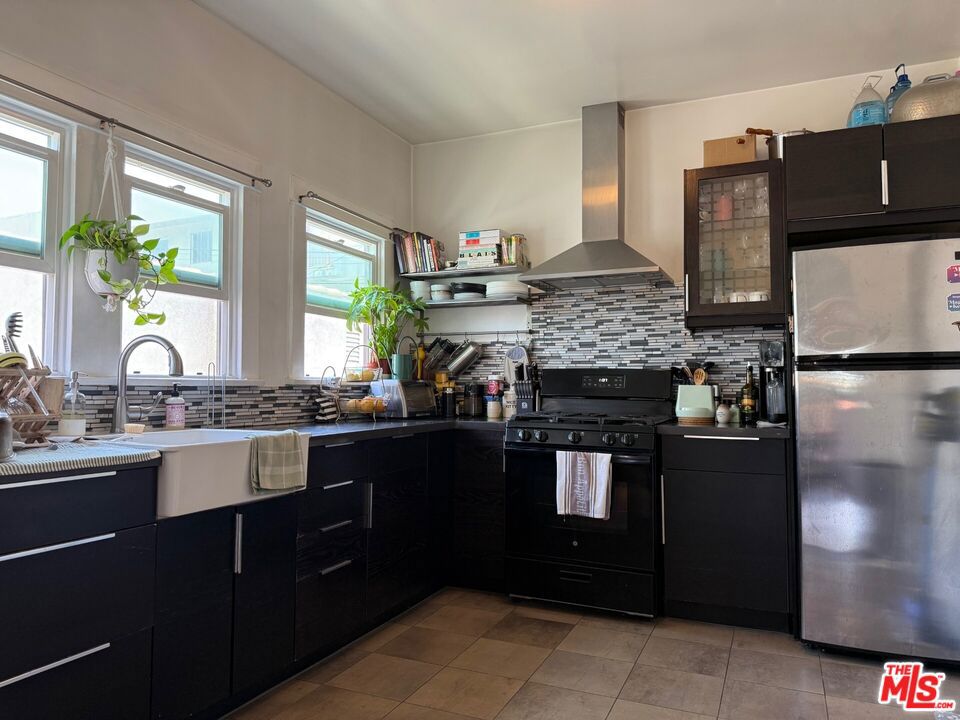 Properties 3 940 Marview Avenue