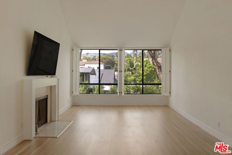 1900 Vine Street 403