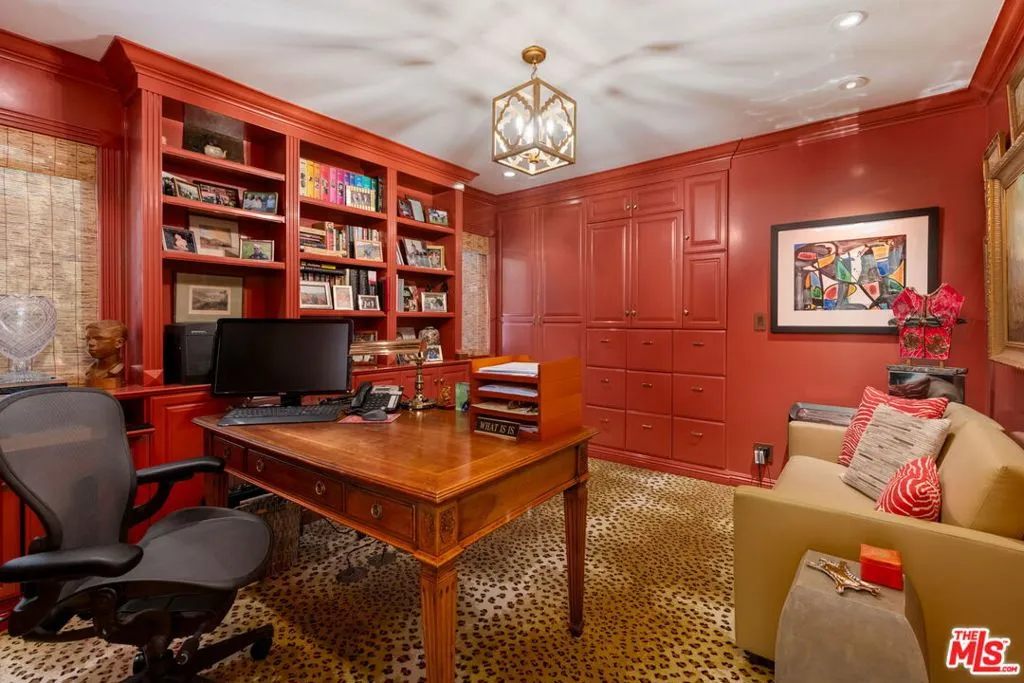 Los Angeles, California 90049, United States, 4 Bedrooms Bedrooms, ,3 BathroomsBathrooms,Residential,Active,241691