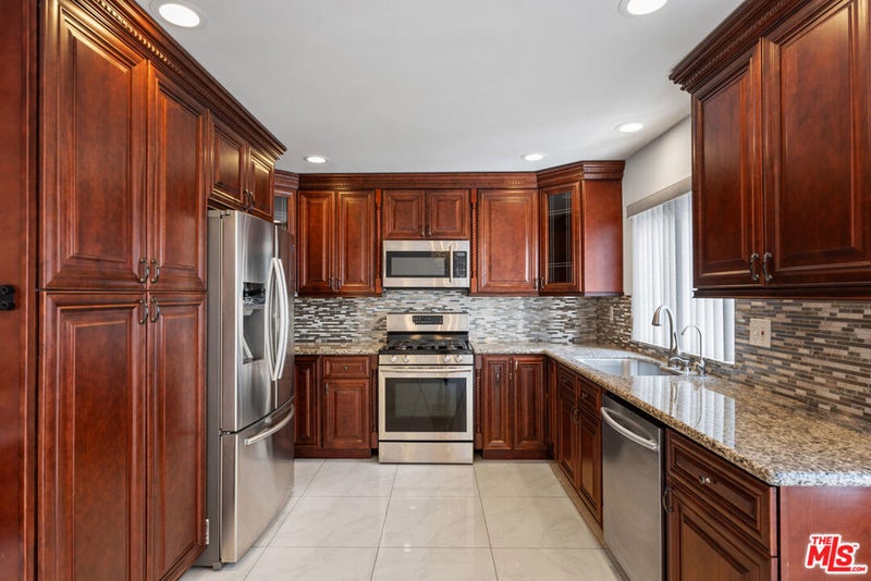 7869 Ventura Canyon Avenue 306