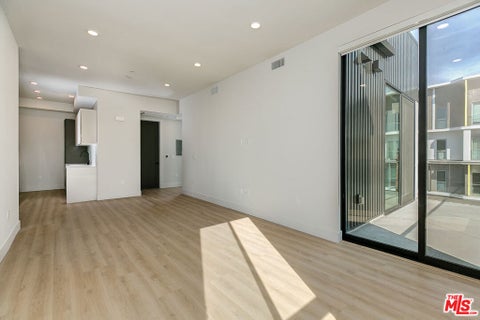 Photo of 3833 Dunn #408, Culver City, CA 90232 (MLS # 26852231)