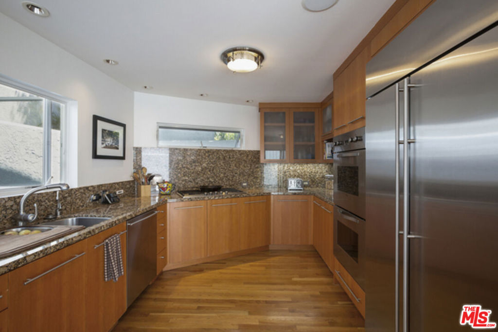 8781 Lookout Mountain Avenue