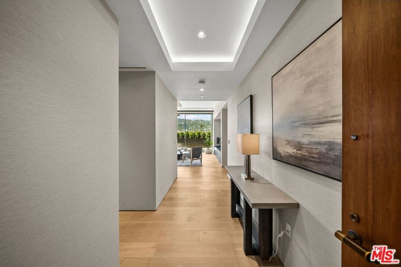 8899 Beverly Boulevard 4A