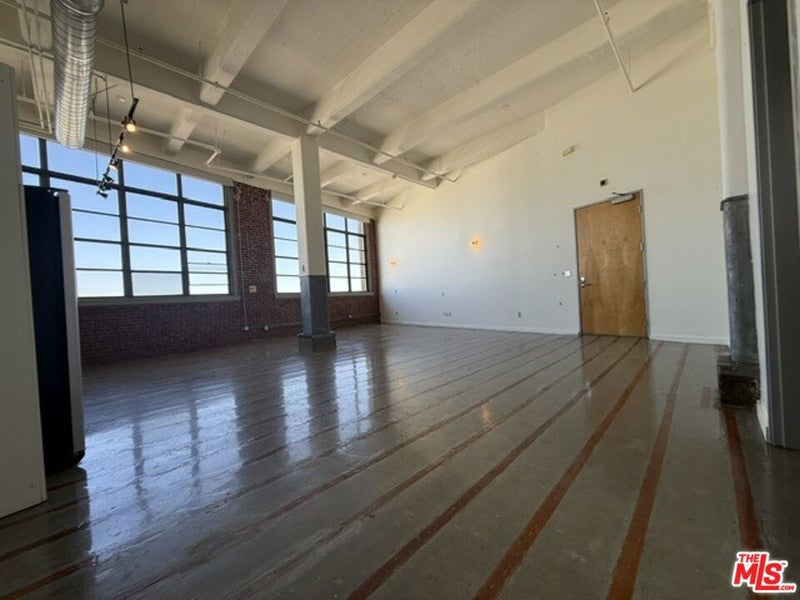 1850 Industrial Street 607