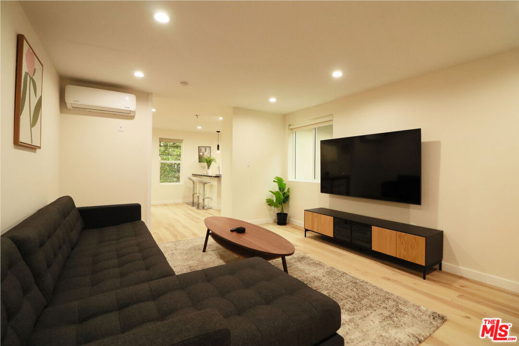 Properties 2 9042 Phyllis Avenue B