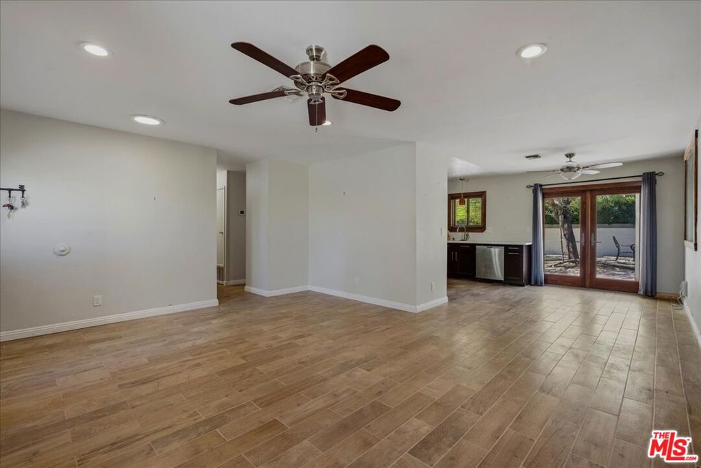 52105 Avenida Cortez