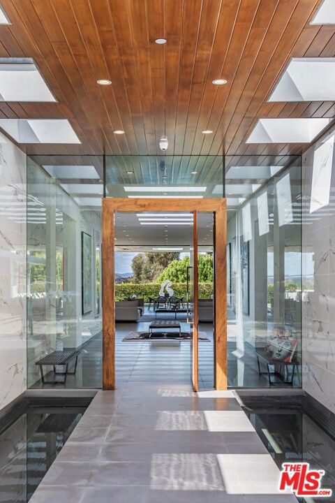 2002 LOMA VISTA Drive