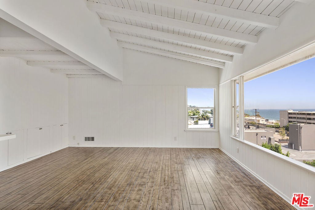 22607 PACIFIC COAST Highway