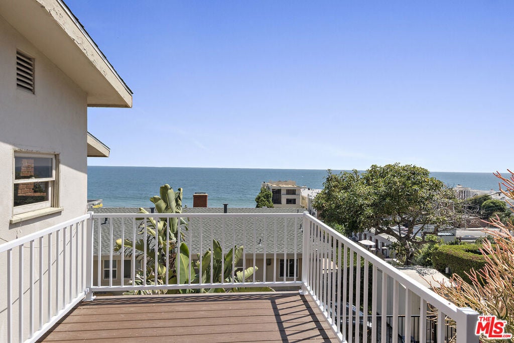 22607 PACIFIC COAST Highway