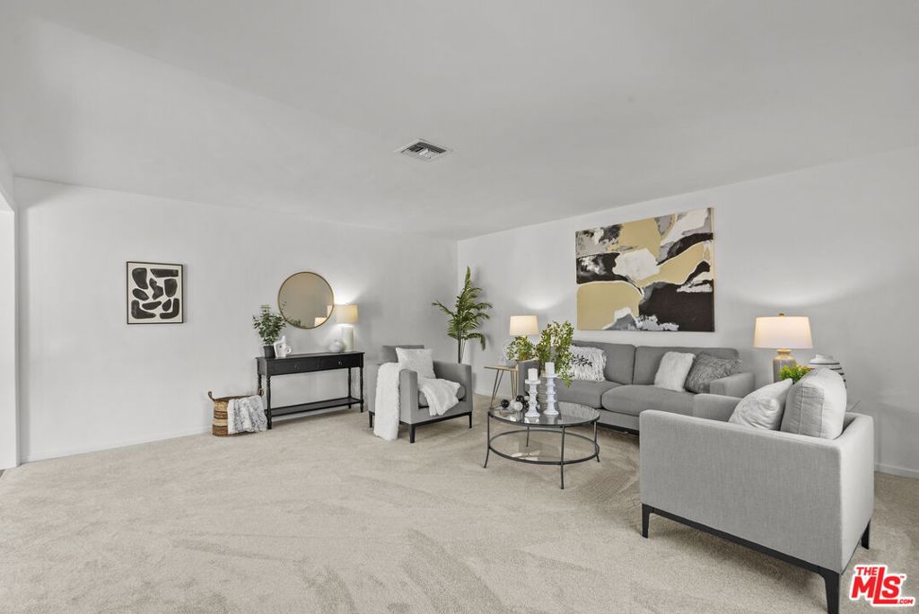 5231 Whitaker Avenue