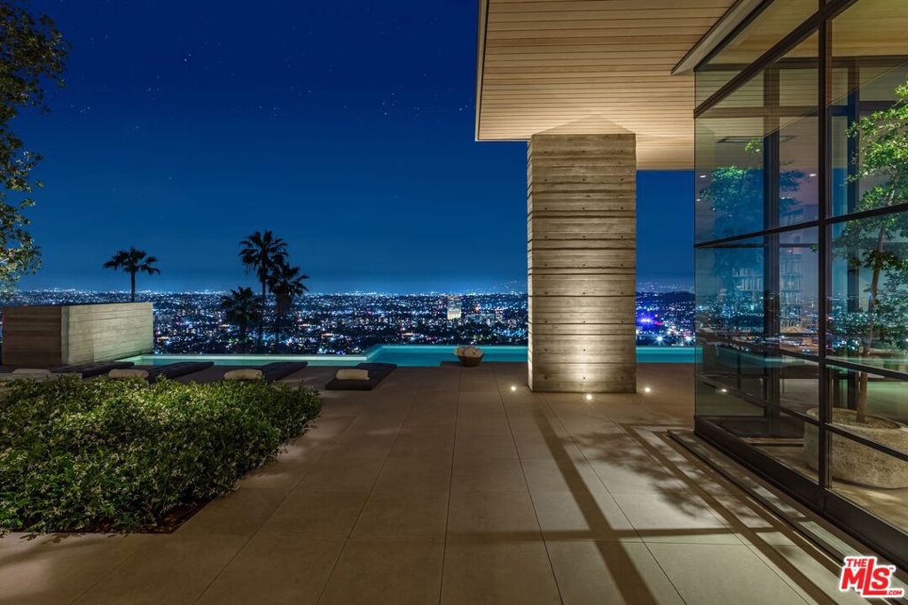 Properties 3 7661 Curson Terrace