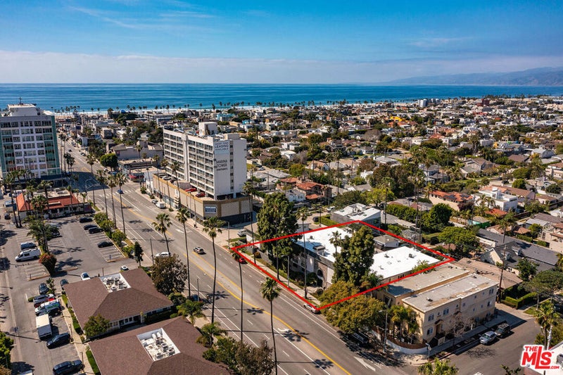 445 Washington Boulevard 10