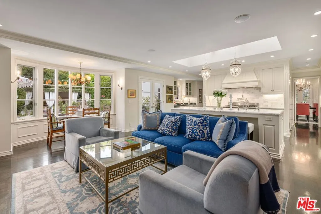 Beverly Hills, California 90210, United States, 5 Bedrooms Bedrooms, ,5 BathroomsBathrooms,Residential,Active,205135