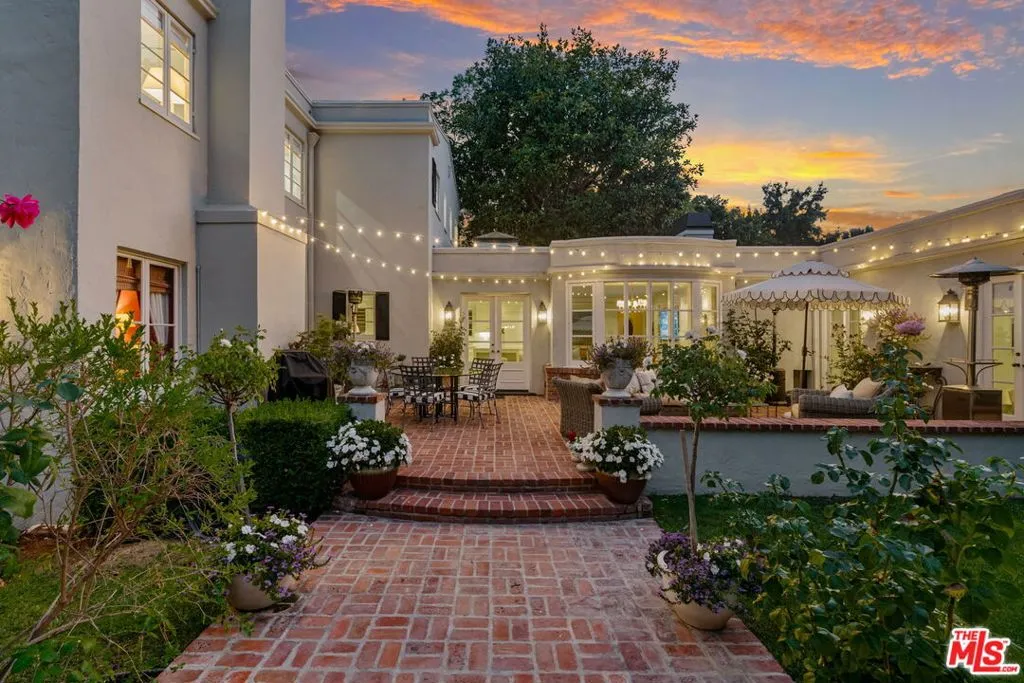 Beverly Hills, California 90210, United States, 5 Bedrooms Bedrooms, ,5 BathroomsBathrooms,Residential,Active,205135