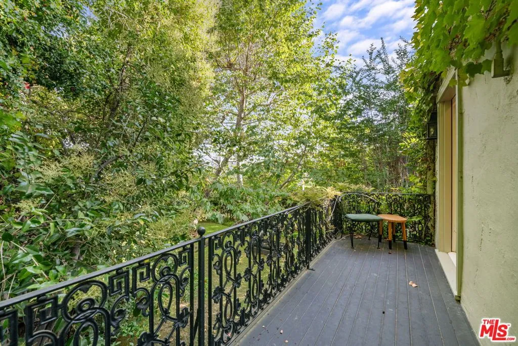 Beverly Hills, California 90210, United States, 5 Bedrooms Bedrooms, ,5 BathroomsBathrooms,Residential,Active,205135