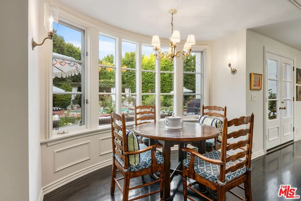 Beverly Hills, California 90210, United States, 5 Bedrooms Bedrooms, ,5 BathroomsBathrooms,Residential,Active,205135